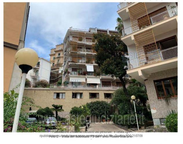 appartamento in vendita a Napoli in zona Chiaia