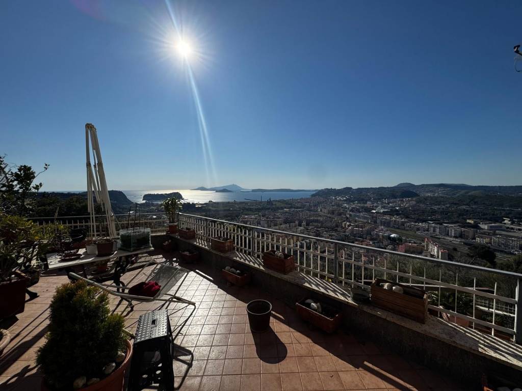appartamento in vendita a Napoli in zona Posillipo