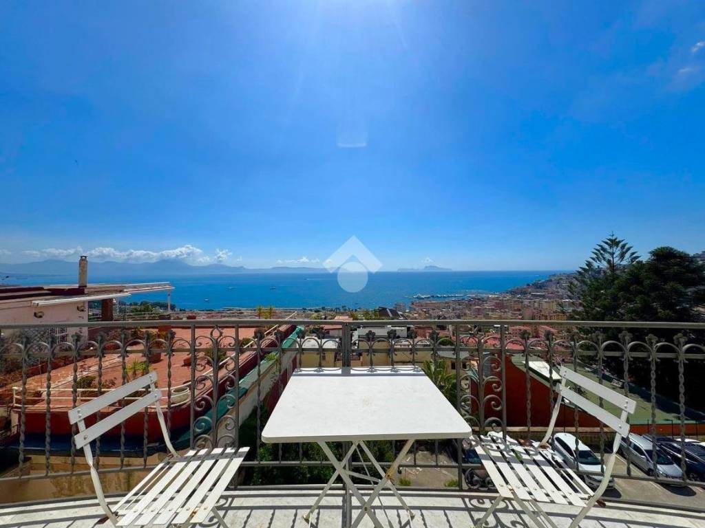 appartamento in vendita a Napoli in zona Arenella