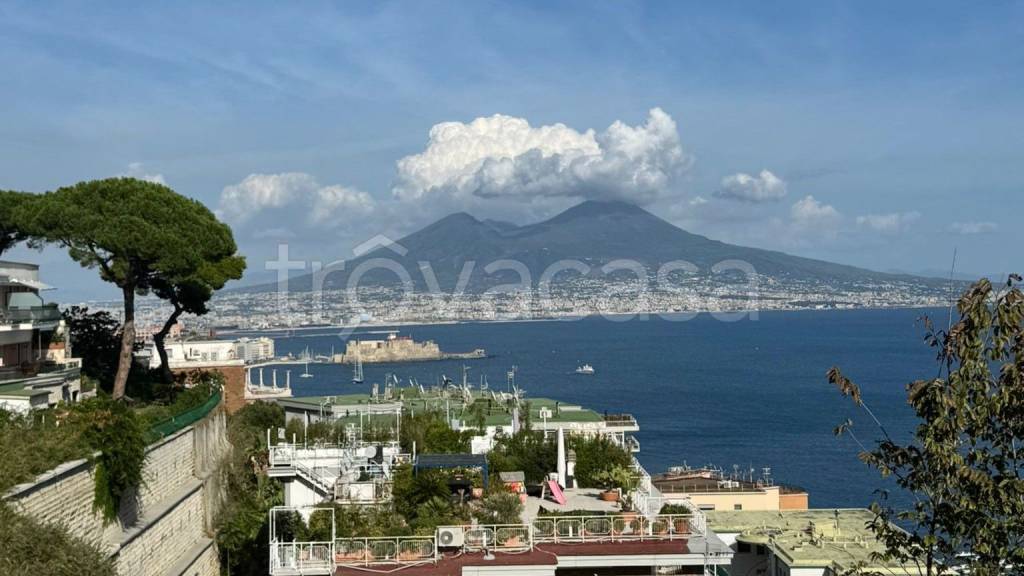 appartamento in vendita a Napoli in zona Posillipo