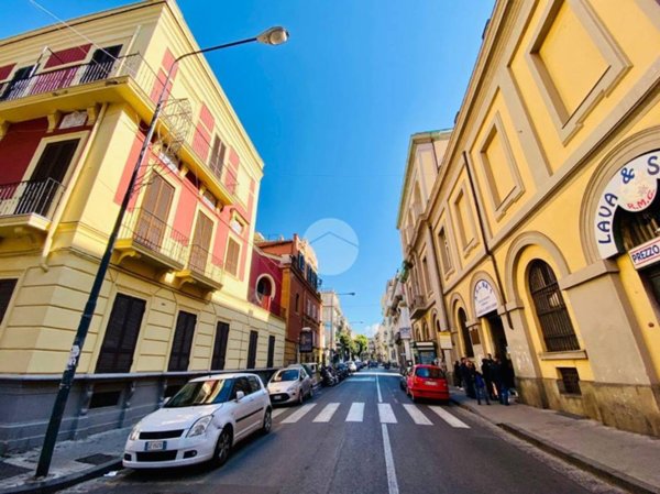 appartamento in vendita a Napoli in zona Chiaia
