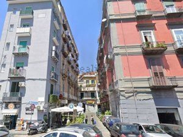 appartamento in vendita a Napoli in zona Stella