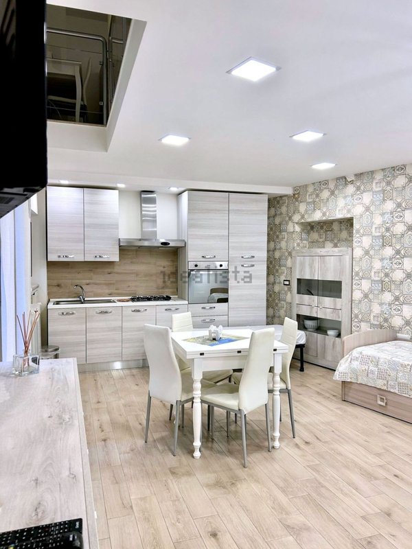 appartamento in vendita a Napoli in zona San Ferdinando