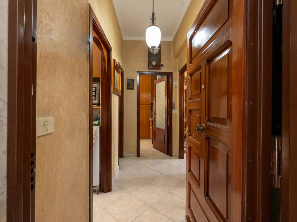 appartamento in vendita a Napoli in zona Zona Industriale-Ferrovia