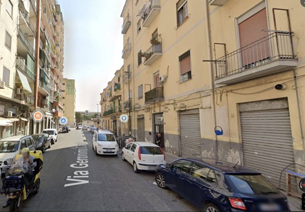 bivano in vendita a Napoli in zona Vicaria