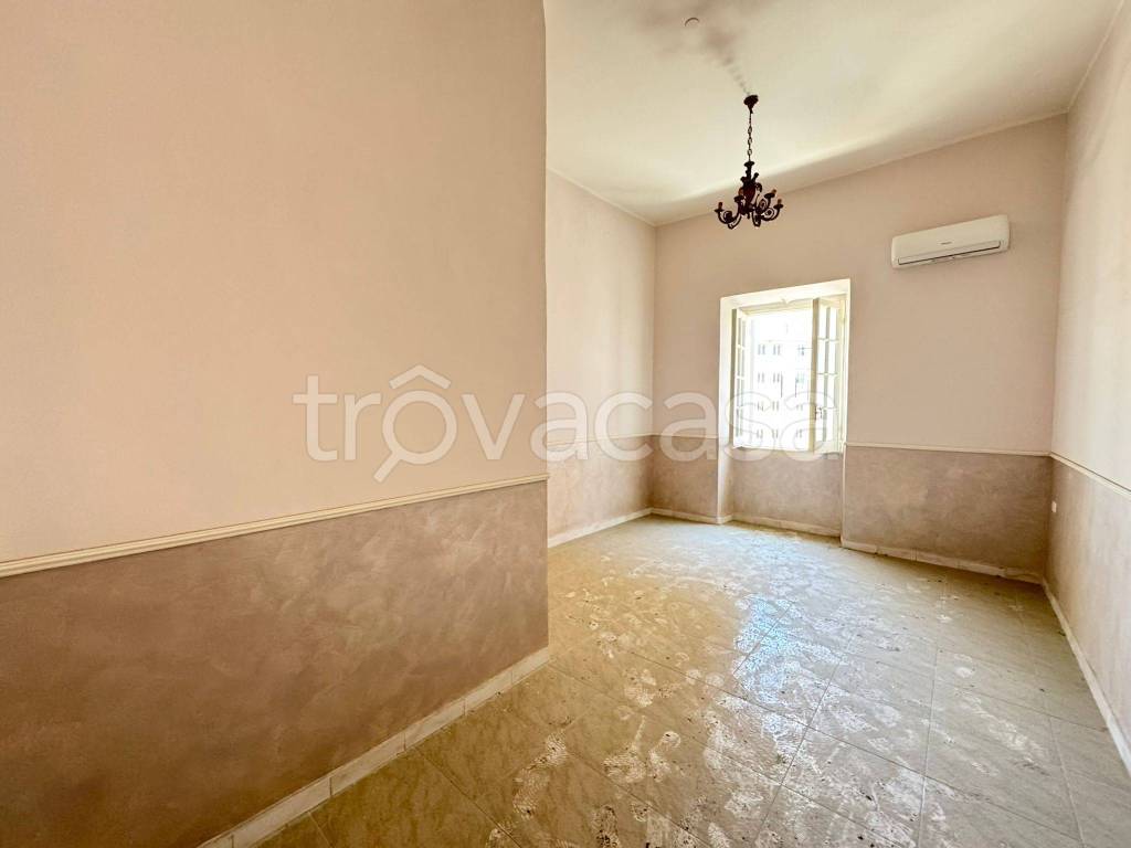 appartamento in vendita a Napoli in zona Mercato