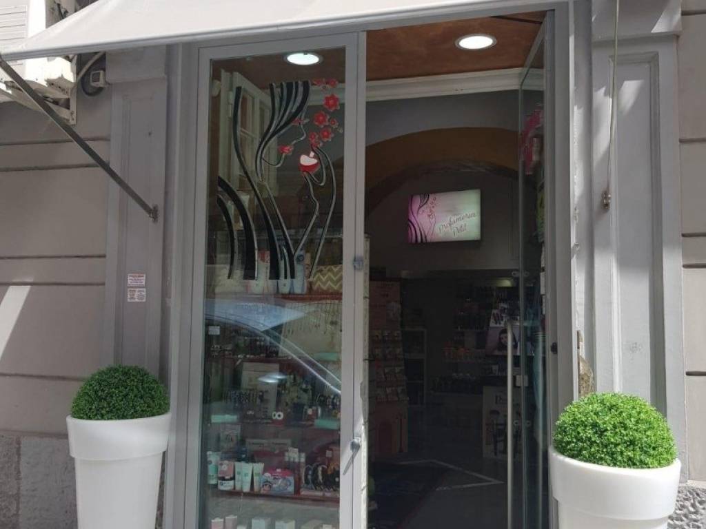 ufficio in vendita a Napoli in zona Vomero