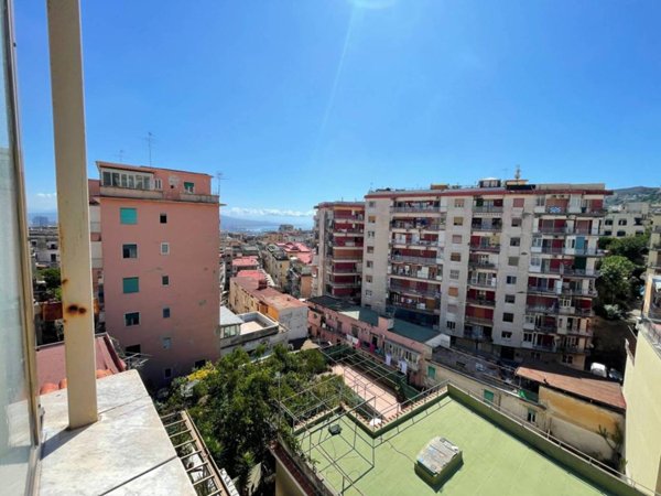 appartamento in vendita a Napoli in zona Porto