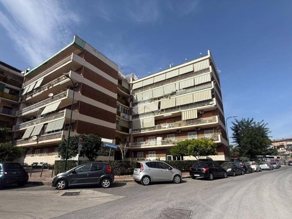 appartamento in vendita a Napoli in zona Bagnoli