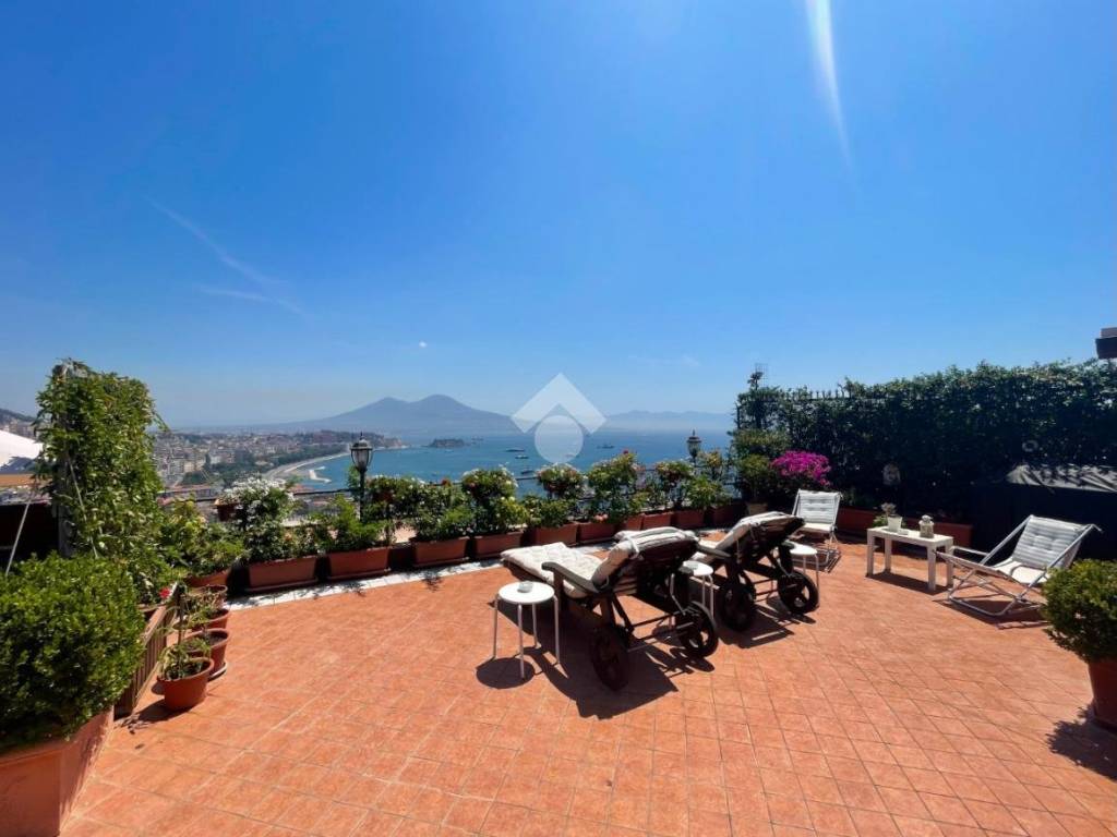 appartamento in vendita a Napoli in zona Posillipo