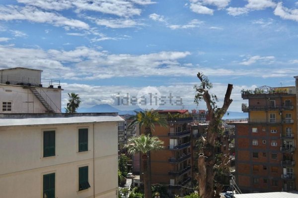 appartamento in vendita a Napoli in zona Arenella