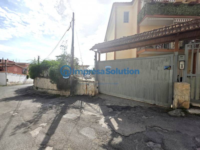 casa indipendente in vendita a Napoli in zona Bagnoli