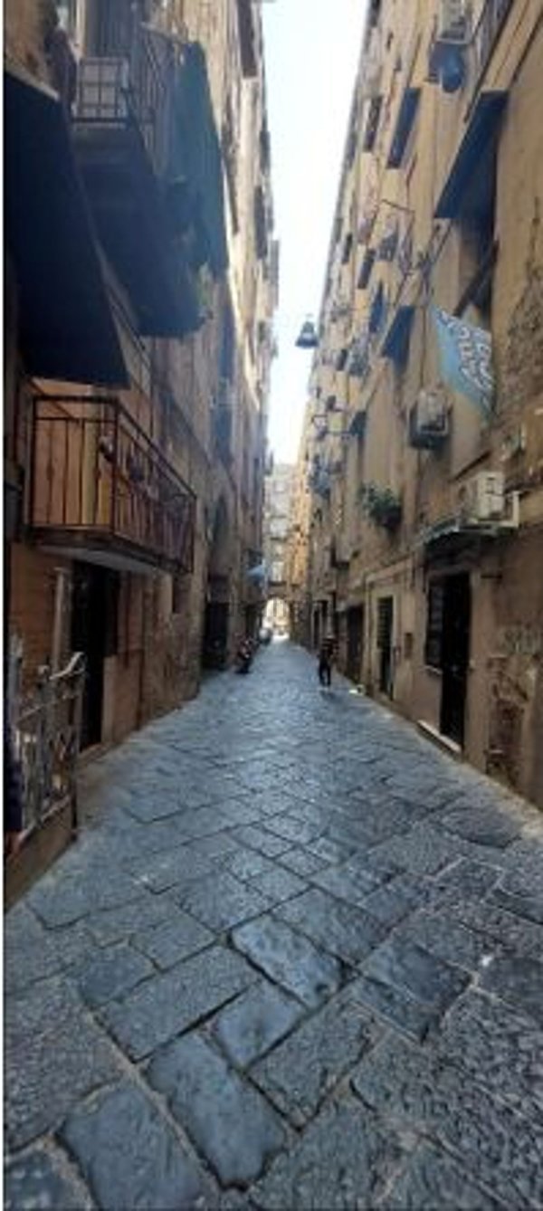 appartamento in vendita a Napoli in zona San Lorenzo
