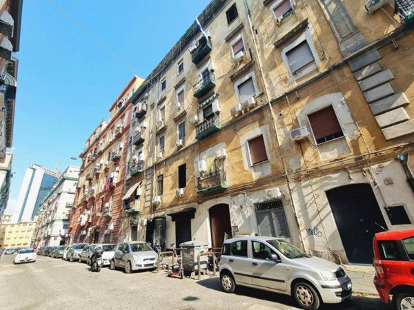 appartamento in vendita a Napoli in zona Vicaria
