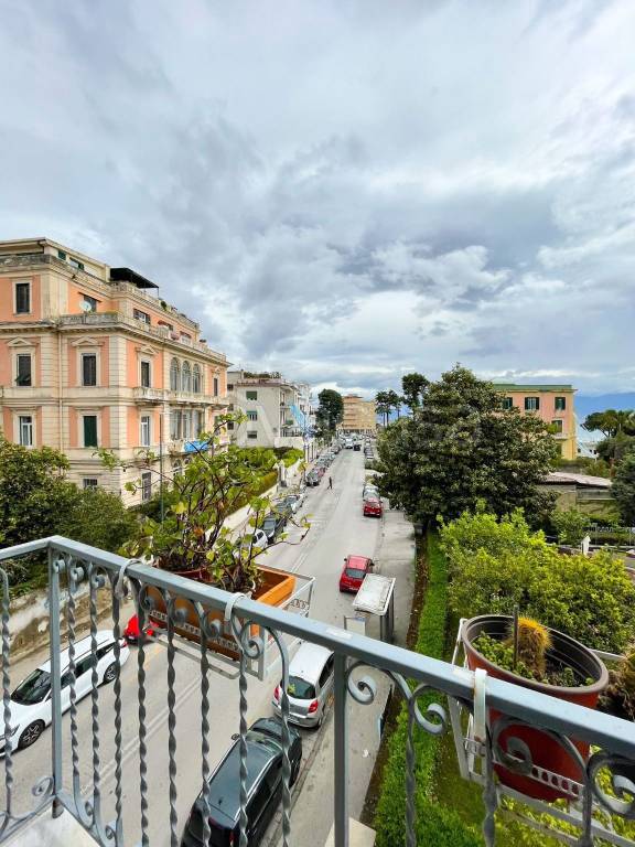 appartamento in vendita a Napoli in zona Posillipo