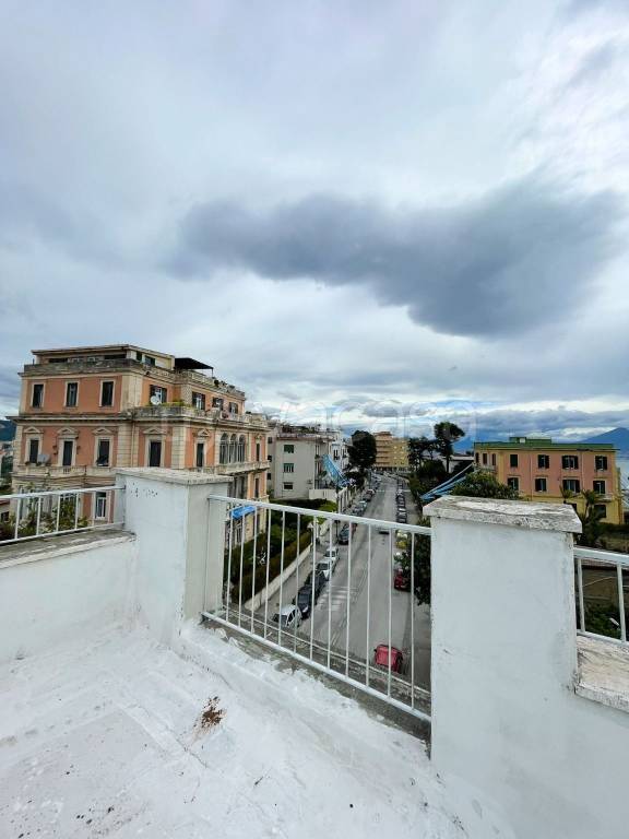 appartamento in vendita a Napoli in zona Posillipo