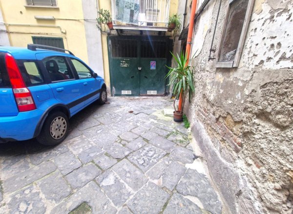 ufficio in vendita a Napoli in zona Arenella