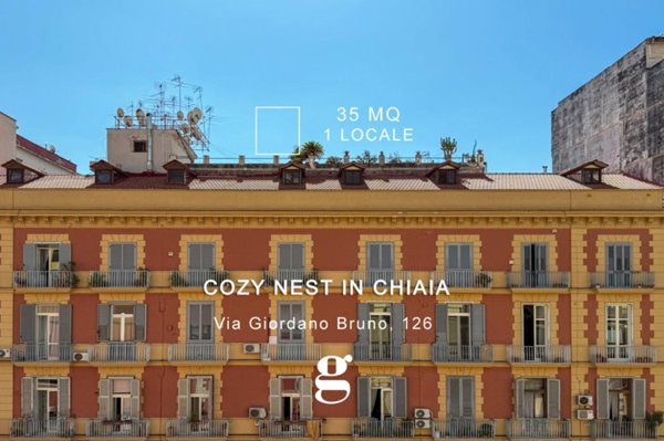 appartamento in vendita a Napoli in zona Chiaia