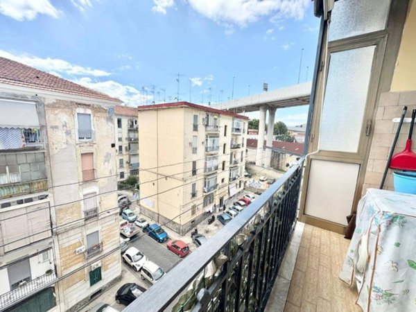 appartamento in vendita a Napoli in zona Poggioreale