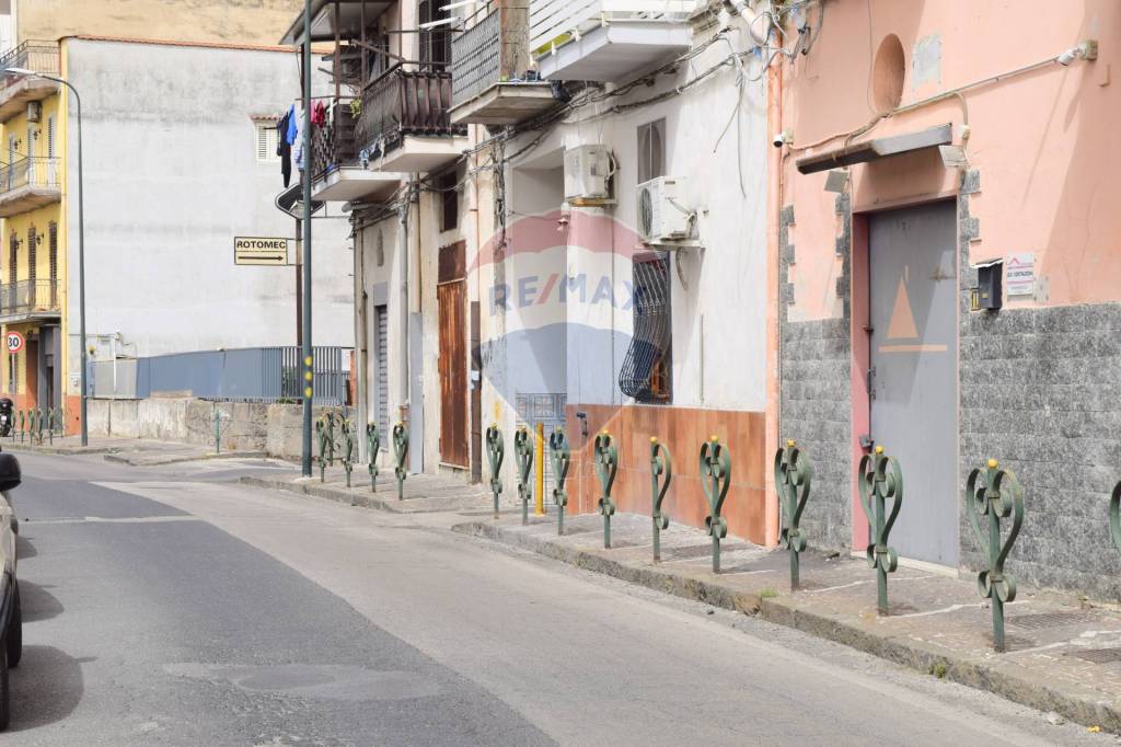 appartamento in vendita a Napoli in zona Barra