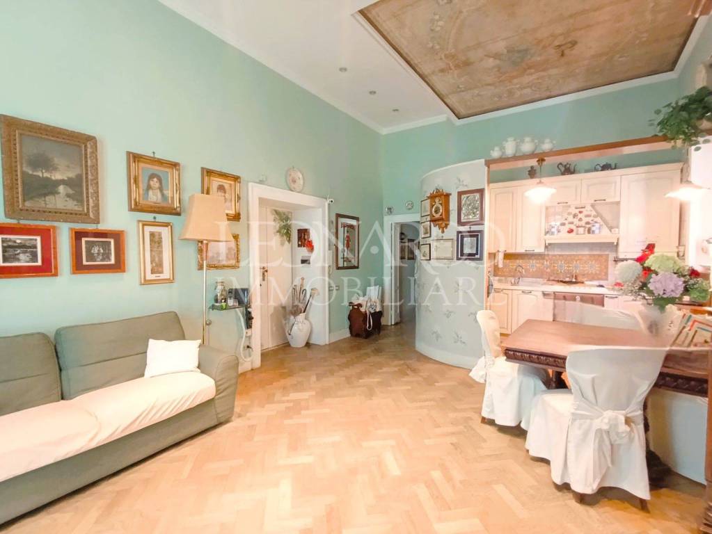 appartamento in vendita a Napoli in zona Arenella