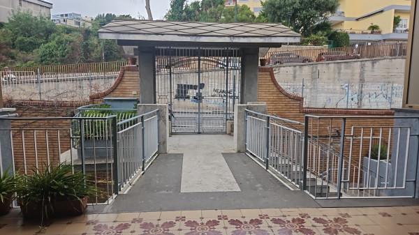 appartamento in vendita a Napoli in zona Bagnoli