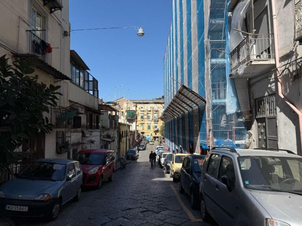appartamento in vendita a Napoli in zona Stella