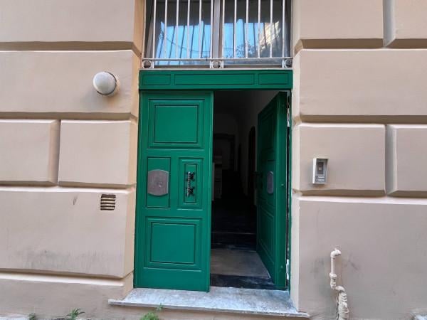 appartamento in vendita a Napoli in zona Chiaia