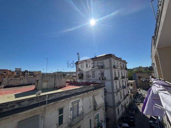 appartamento in vendita a Napoli in zona San Carlo all'Arena
