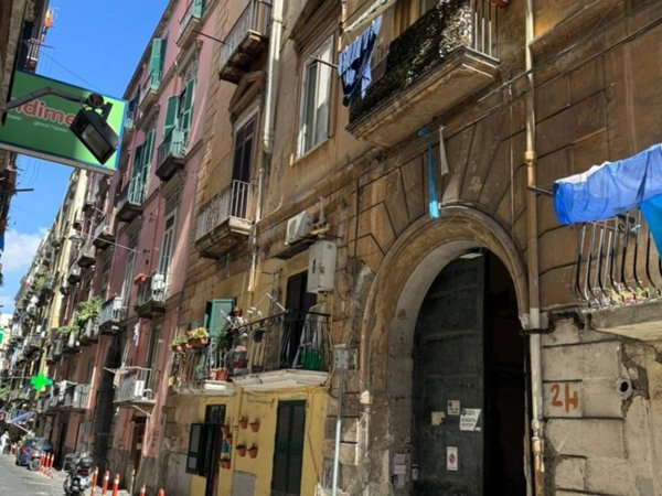 appartamento in vendita a Napoli in zona San Ferdinando
