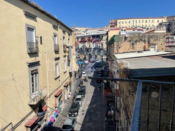 appartamento in vendita a Napoli in zona Stella