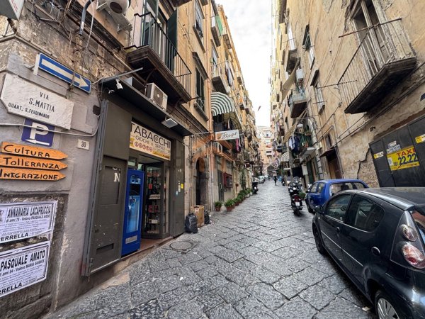 appartamento in vendita a Napoli in zona San Ferdinando