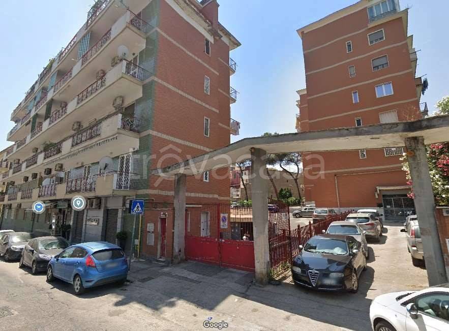 appartamento in vendita a Napoli in zona Bagnoli