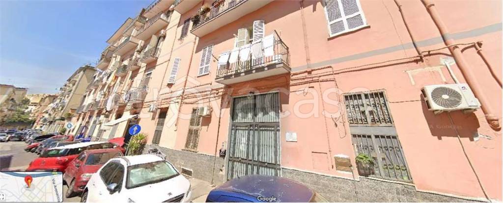 appartamento in vendita a Napoli in zona San Carlo all'Arena