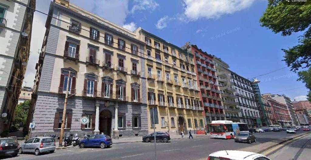 appartamento in vendita a Napoli in zona Chiaia