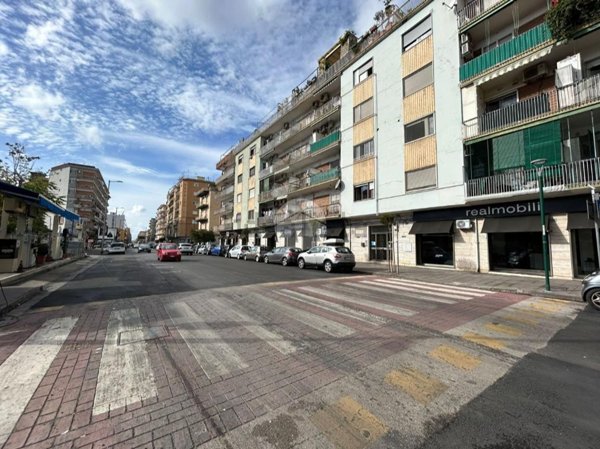 appartamento in vendita a Napoli in zona Fuorigrotta
