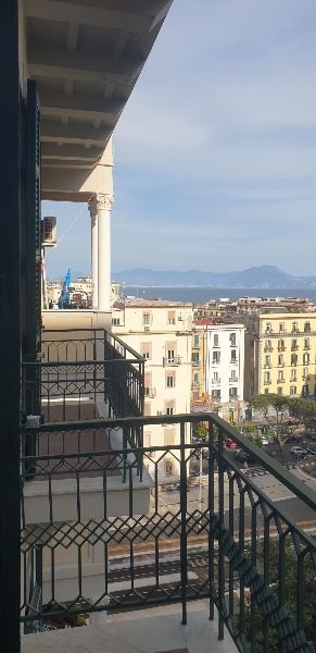 appartamento in vendita a Napoli in zona Chiaia