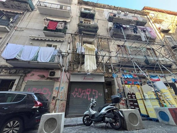 appartamento in vendita a Napoli in zona Pendino / San Giuseppe
