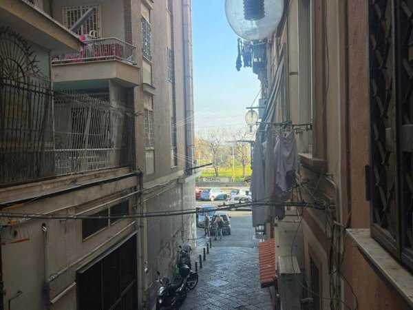 appartamento in vendita a Napoli in zona Chiaia