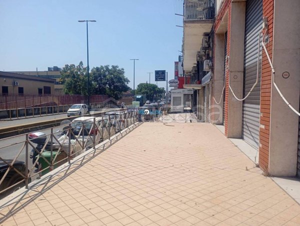 negozio in vendita a Napoli in zona Barra