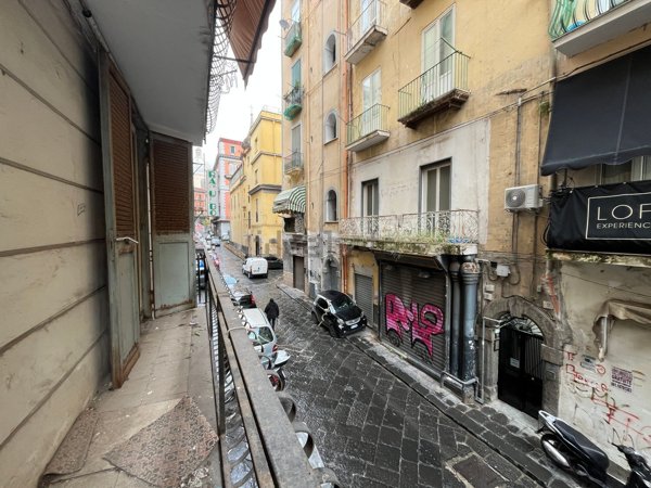 appartamento in vendita a Napoli in zona Pendino / San Giuseppe