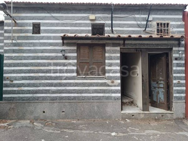 appartamento in vendita a Napoli in zona Pianura