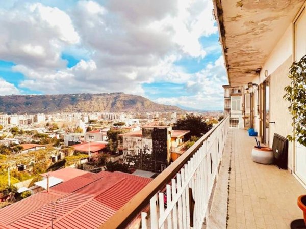 appartamento in vendita a Napoli in zona Pianura