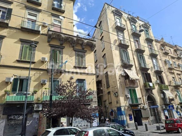 appartamento in vendita a Napoli in zona Mercato