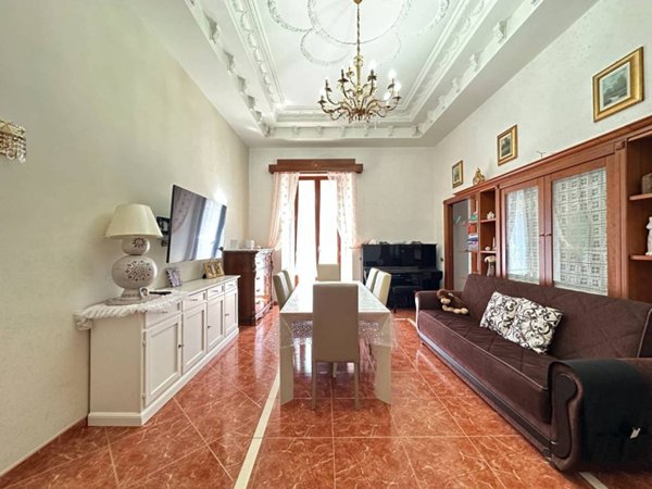 appartamento in vendita a Napoli in zona Pendino / San Giuseppe