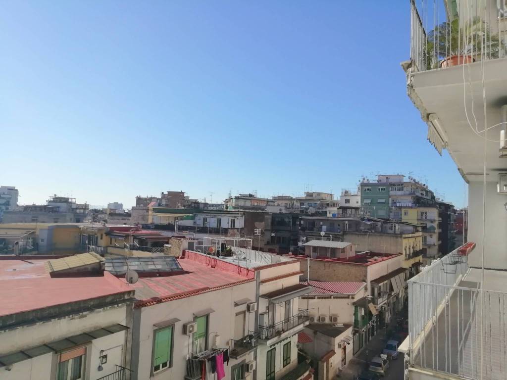 appartamento in vendita a Napoli in zona Stella