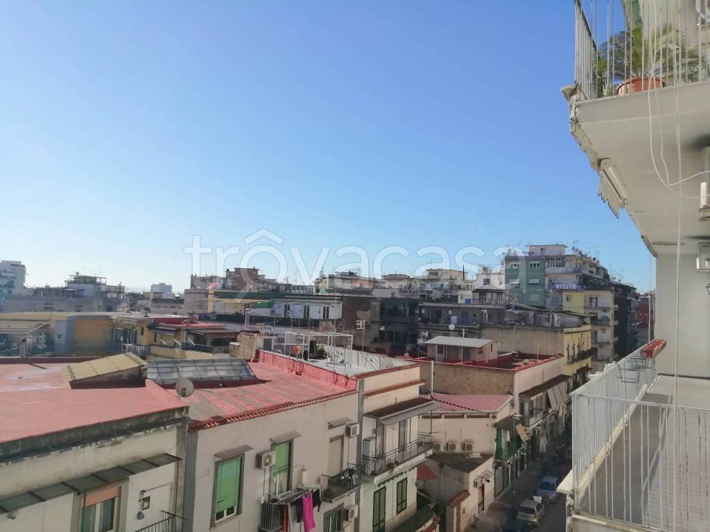 appartamento in vendita a Napoli in zona San Carlo all'Arena