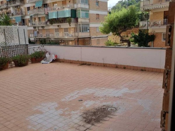 appartamento in vendita a Napoli in zona Fuorigrotta