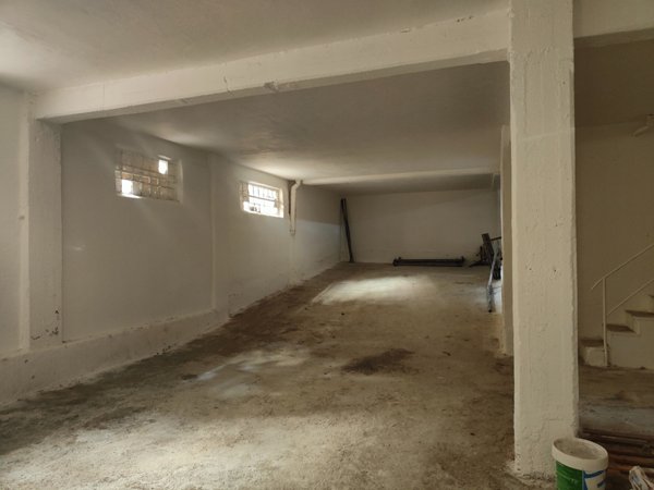 locale commerciale in vendita a Napoli in zona Secondigliano