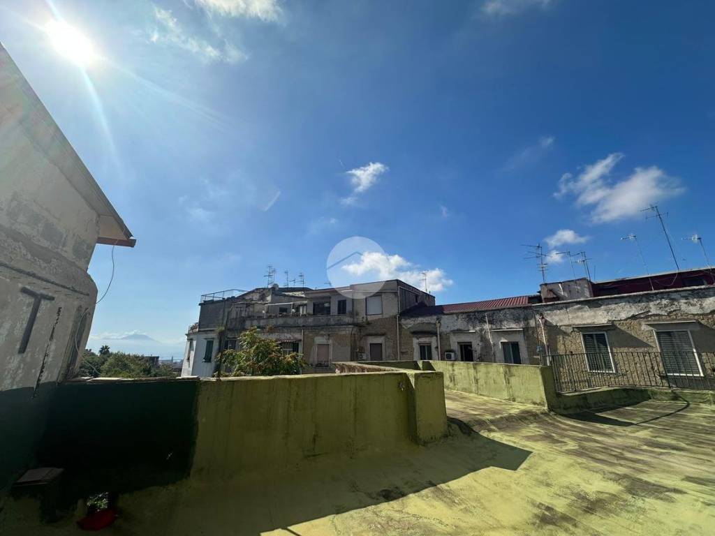 appartamento in vendita a Napoli in zona San Carlo all'Arena